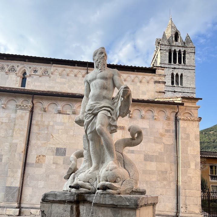 Carrara - Fontana del Gigante